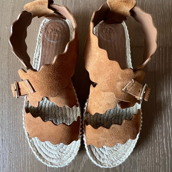 CHLOÉ
Lauren scalloped suede espadrille sandals - Picture 1 of 4